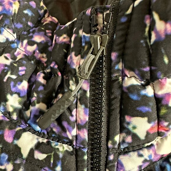 North Face Puff Vest - Picture 7 of 14